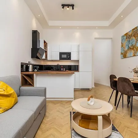 Venus - Akacfa Iii Budapest