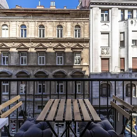 Venus - Akacfa Iii Budapest