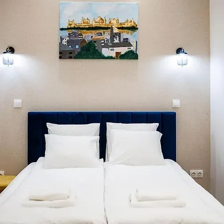 Venus - Akacfa Iii * Budapest